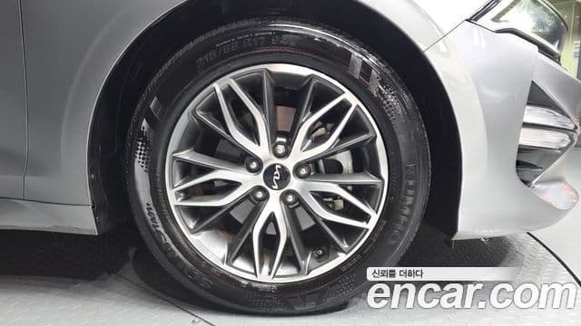 Kia K5 2022 — Photo 17/30