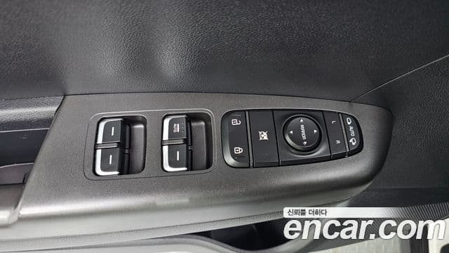Kia Sportage The Bold 2021 — ფოტო 17/30
