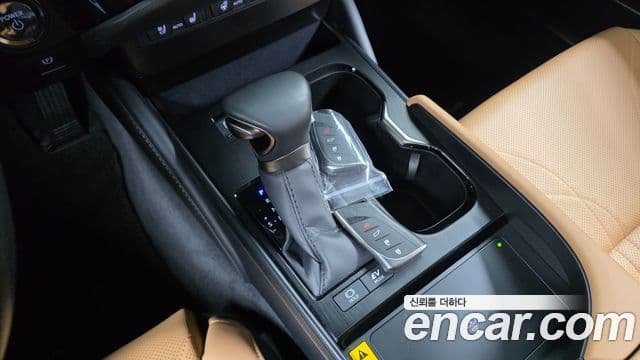 Lexus ES300h 2025 — Фото 9/20