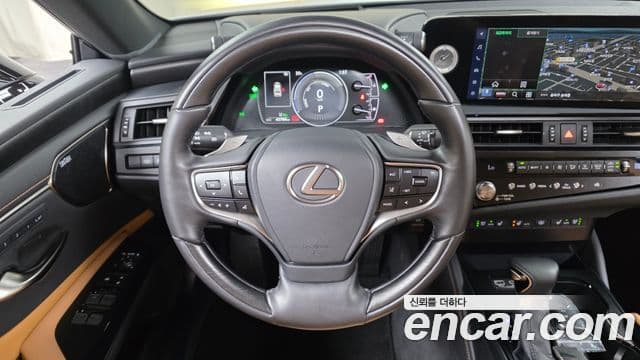 Lexus ES300h 2025 — Фото 14/20