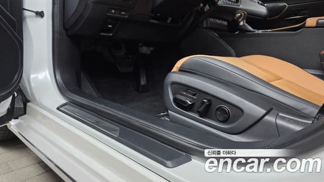 Lexus ES300h 2025 — ფოტო 25/34