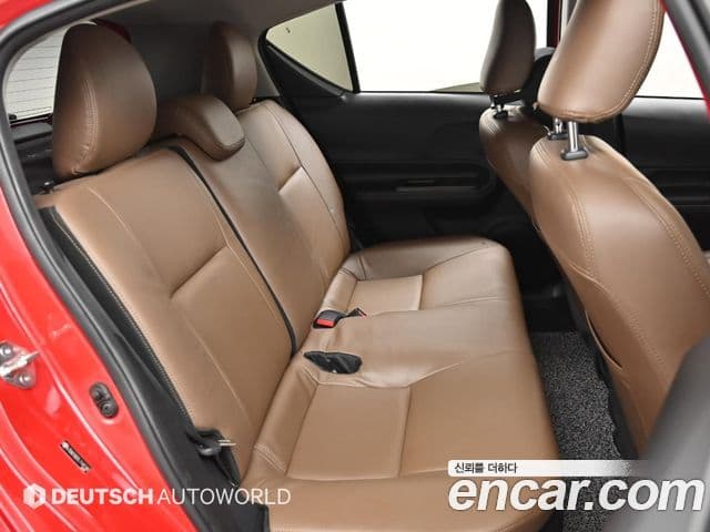 Toyota Prius C 2020 — Şəkil 14/20