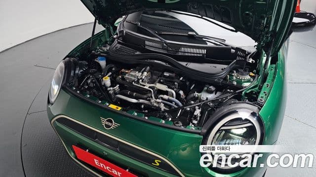 Mini Cooper Electric 2024 — ფოტო 20/35