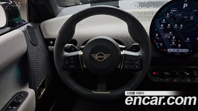 Mini Cooper Electric 2024 — ფოტო 24/35