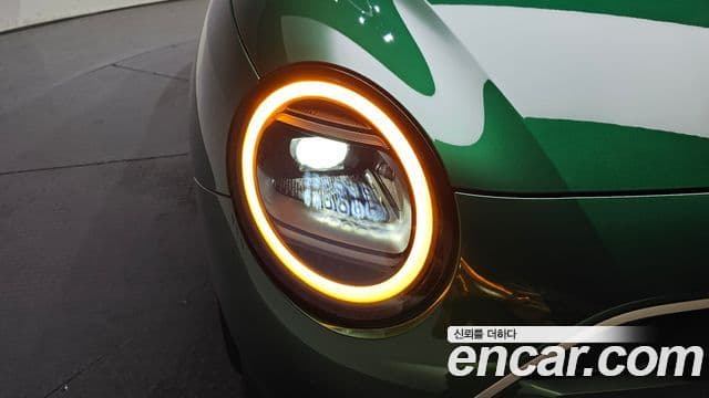 Mini Cooper Electric 2024 — ფოტო 13/35
