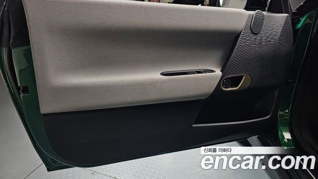 Mini Cooper Electric 2024 — ფოტო 14/35