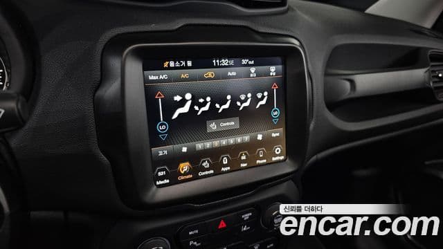 Jeep Renegade 2023 — Фото 15/20
