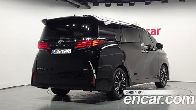 Toyota Alphard 2024 — Фото 2/20