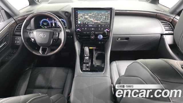 Toyota Alphard 2024 — Фото 7/20