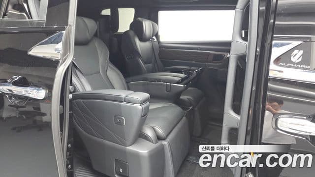 Toyota Alphard 2024 — Фото 11/20