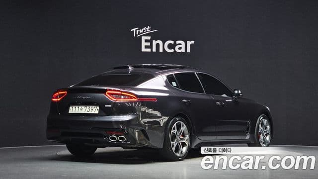 Kia Stinger 2018 — Фото 2/20