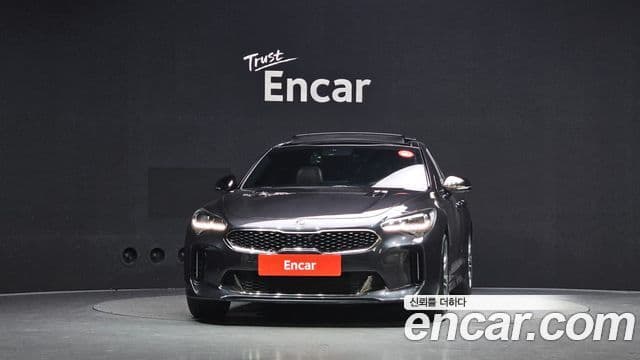 Kia Stinger 2018 — Фото 3/20
