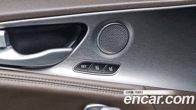 Kia Stinger 2018 — Şəkil 10/37