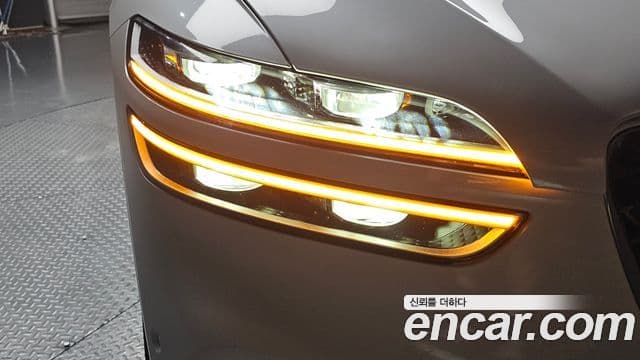 Genesis GV70 2022 — ფოტო 10/30
