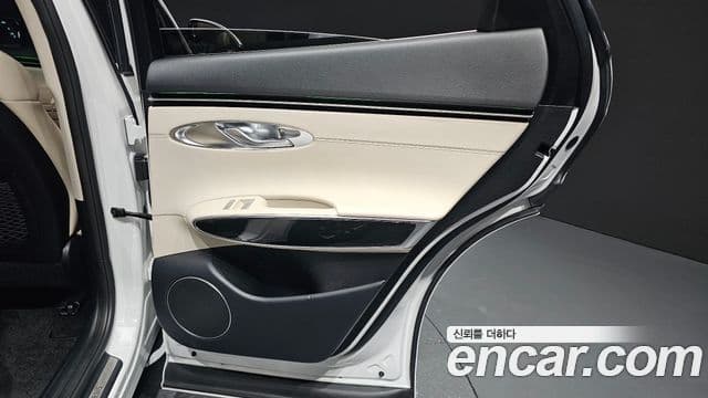 Genesis GV70 2022 — ფოტო 8/30