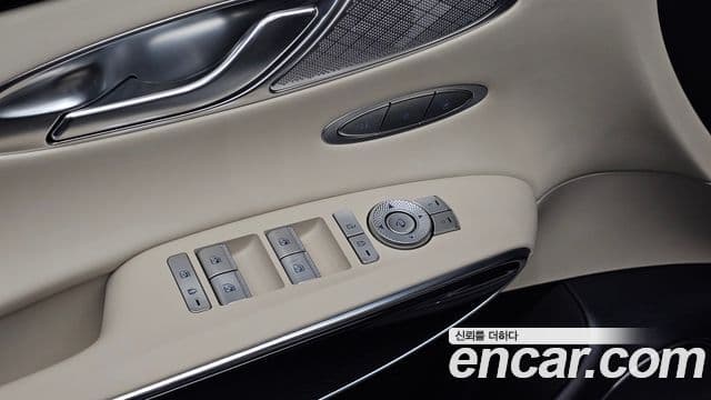 Genesis GV70 2022 — ფოტო 19/30