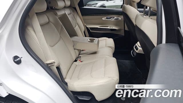 Genesis GV70 2022 — ფოტო 16/30