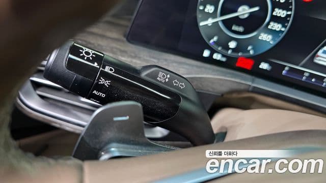 Kia K8 2021 — ფოტო 24/32