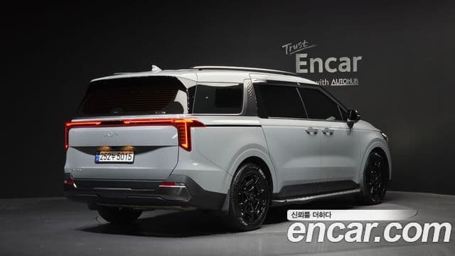 Kia Carnival 2024 — Фото 1/20
