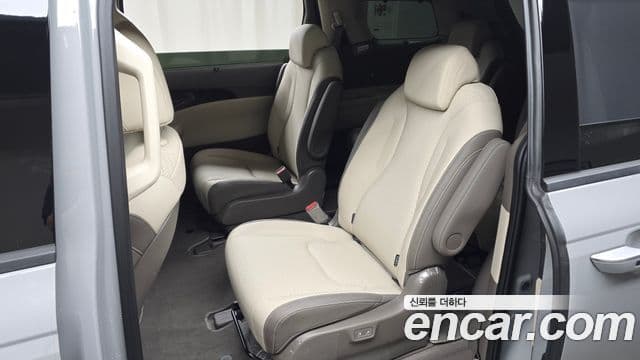 Kia Carnival 2024 — Фото 12/20