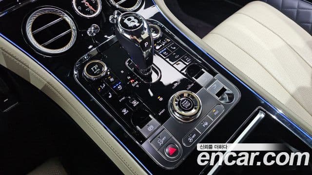 Bentley Continental GT 2020 — Фото 9/20