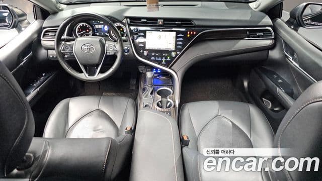 Toyota Camry 2018 — Фото 7/20