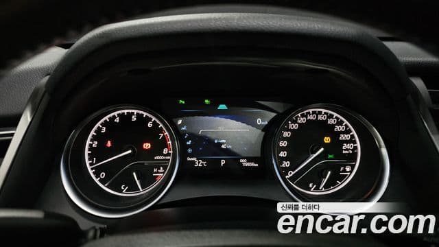 Toyota Camry 2018 — Фото 8/20