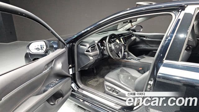 Toyota Camry 2018 — Фото 10/20