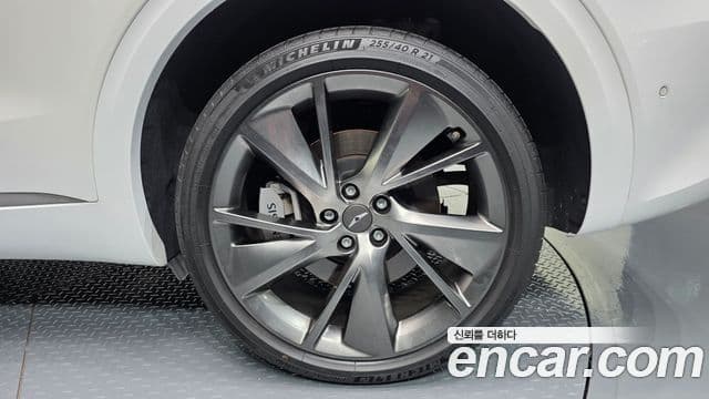 Genesis GV70 2023 — Photo 20/34