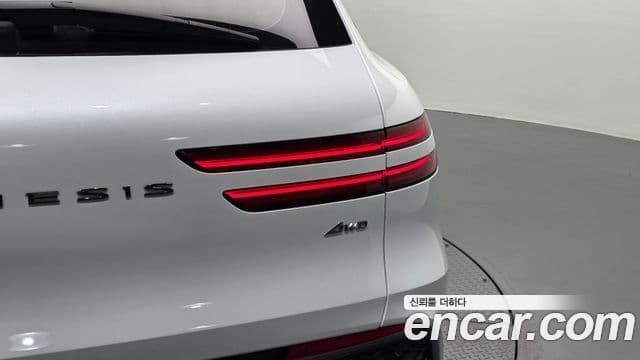 Genesis GV70 2023 — Photo 13/34