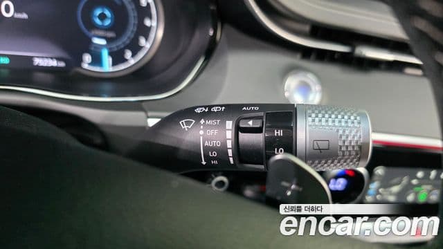 Genesis GV70 2023 — Photo 12/34