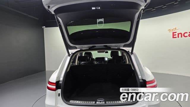 Genesis GV70 2023 — Photo 11/34