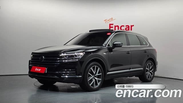 Volkswagen Touareg 2023 — Фото 1/20