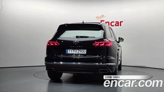 Volkswagen Touareg 2023 — Фото 4/20