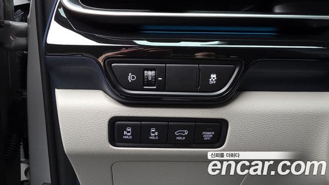 Kia Carnival 2025 — Photo 28/32
