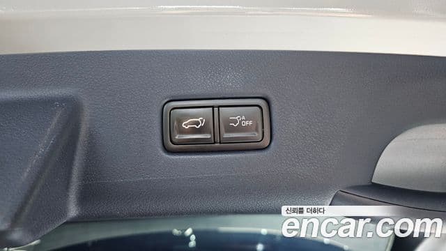 Kia Carnival 2025 — Photo 16/32