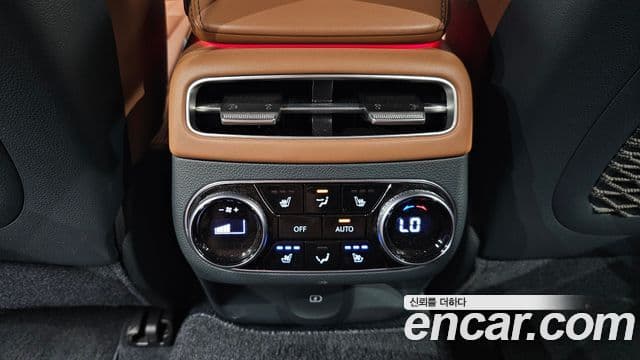 Genesis GV70 2022 — Photo 13/35