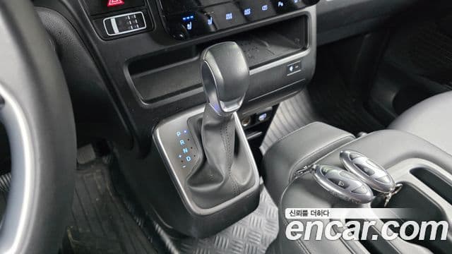 Hyundai Staria 2024 — Фото 9/20