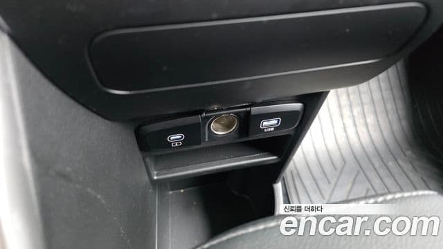Hyundai Staria 2024 — Фото 17/20