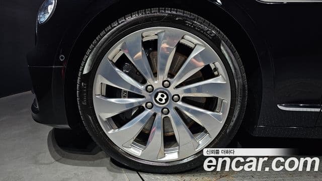 Bentley Flying Spur 2021 — Şəkil 47/50