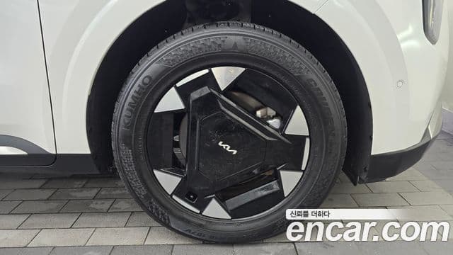 Kia Carnival 2024 — Şəkil 25/33