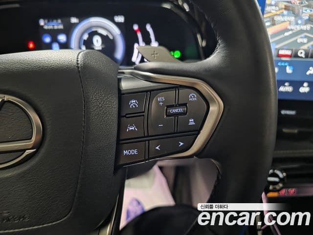 Lexus NX350h 2024 — Photo 21/40