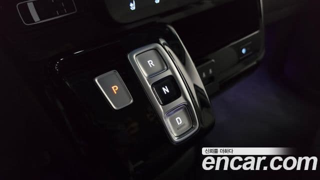 Hyundai Staria 2025 — Фото 9/20