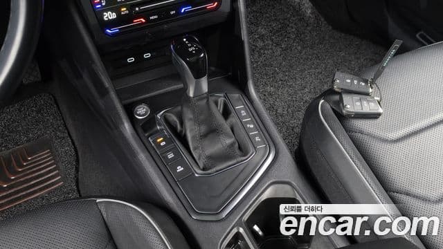 Volkswagen Tiguan Allspace 2023 — Фото 9/20