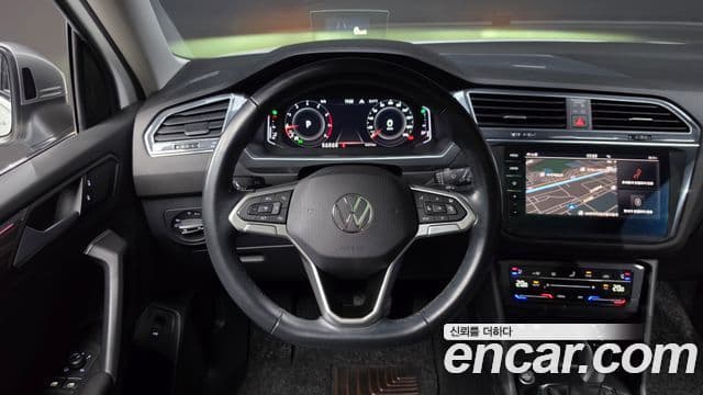 Volkswagen Tiguan Allspace 2023 — Фото 12/20