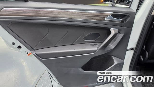 Volkswagen Tiguan Allspace 2023 — ფოტო 25/35