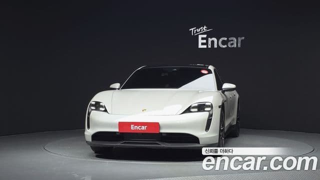 Porsche Taycan 2022 — Photo 32/36