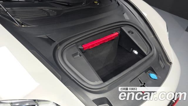 Porsche Taycan 2022 — Photo 23/36