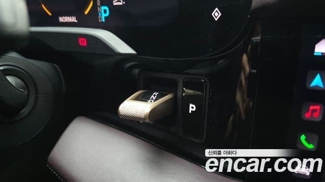 Porsche Taycan 2022 — Photo 16/36