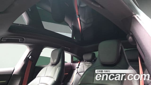 Porsche Taycan 2022 — Photo 7/36